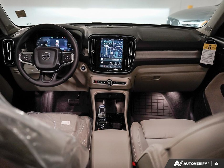 2026 Volvo XC40 Ultra (Dark Theme)-24