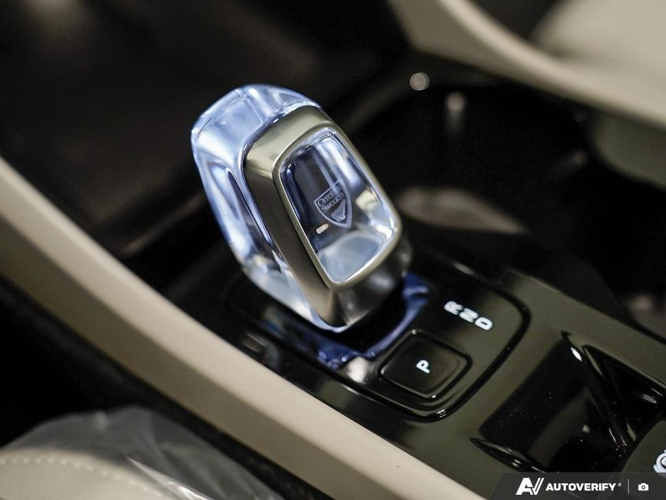 2026 Volvo XC40 Ultra (Dark Theme)-18