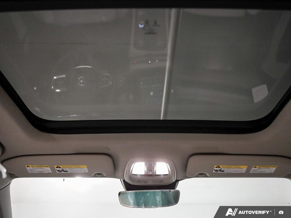 2026 Volvo XC40 Ultra (Dark Theme)-25