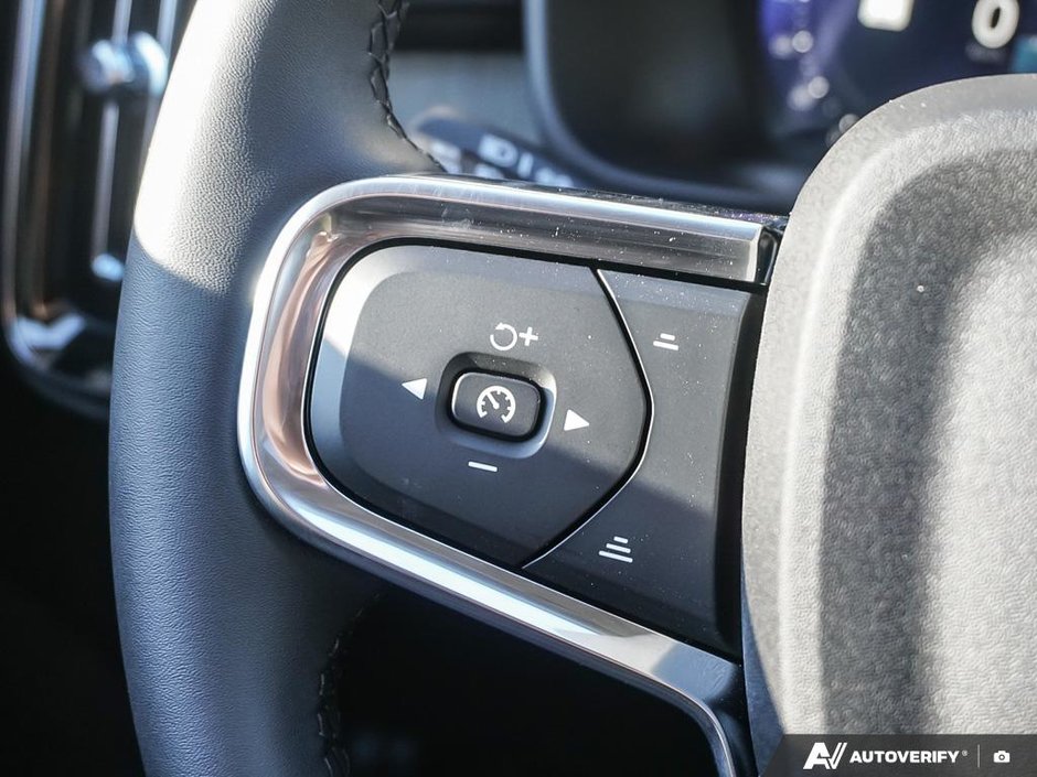 2026 Volvo XC40 Ultra (Dark Theme)-19