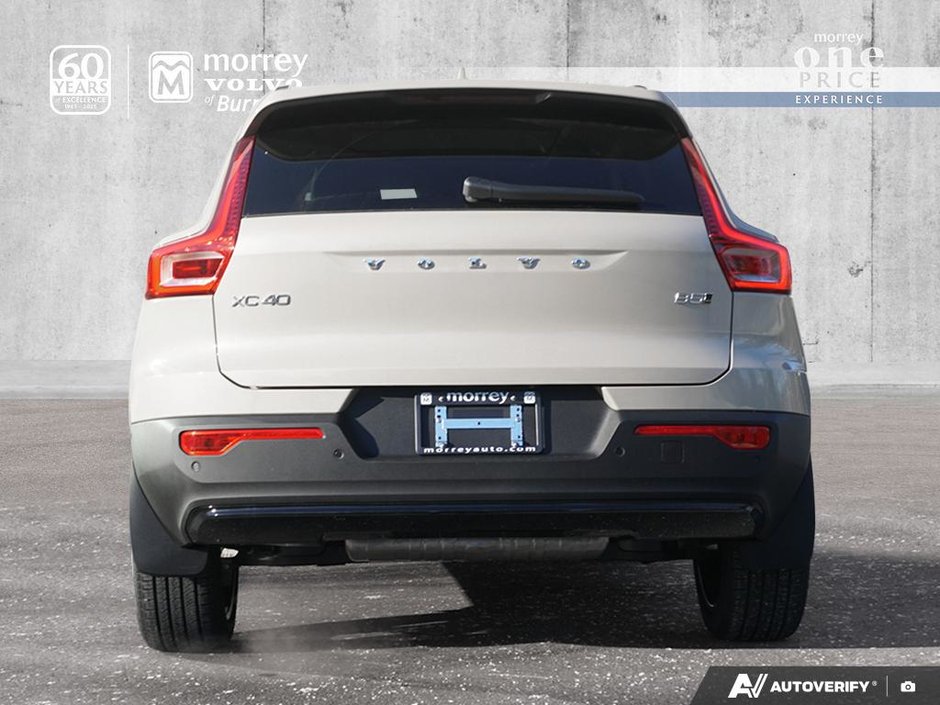 2026 Volvo XC40 Ultra (Dark Theme)-4
