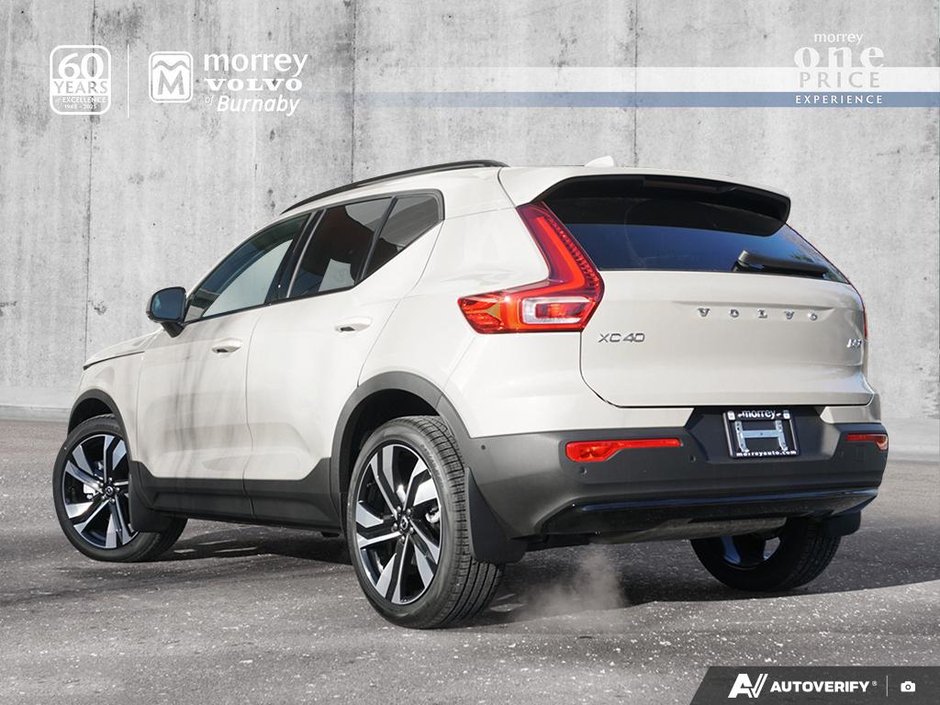 2026 Volvo XC40 Ultra (Dark Theme)-3