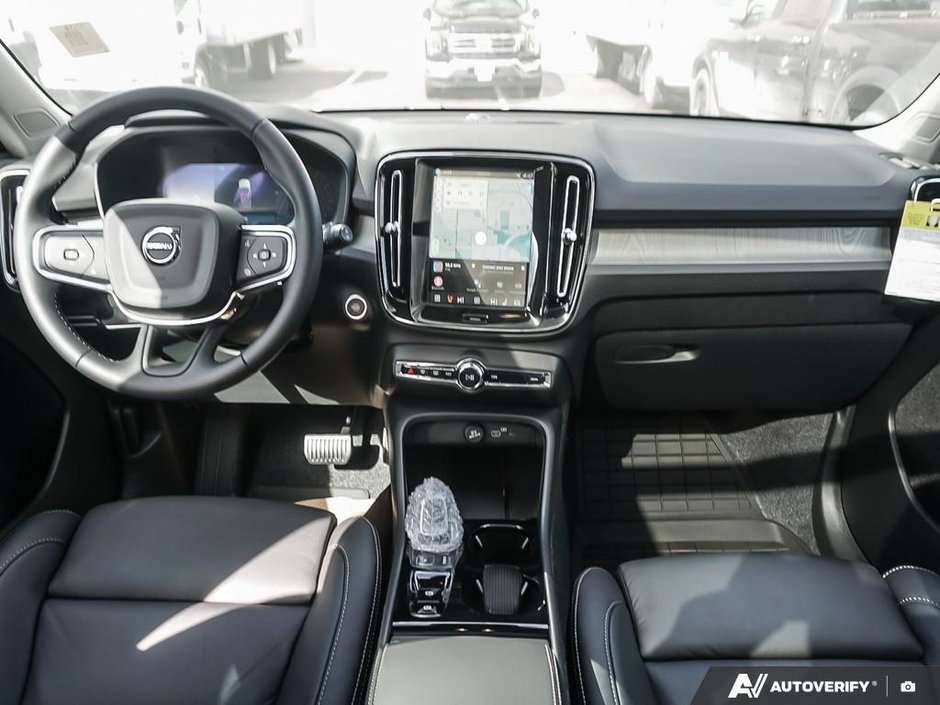 2026 Volvo XC40 Ultra (Dark Theme)-14