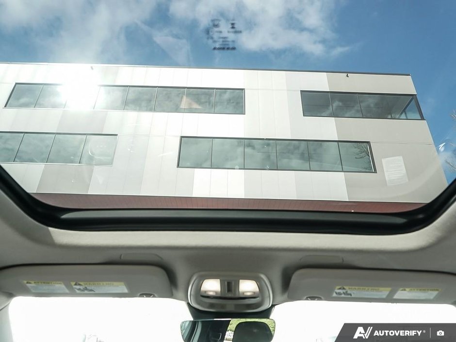 2026 Volvo XC40 Ultra (Dark Theme)-13