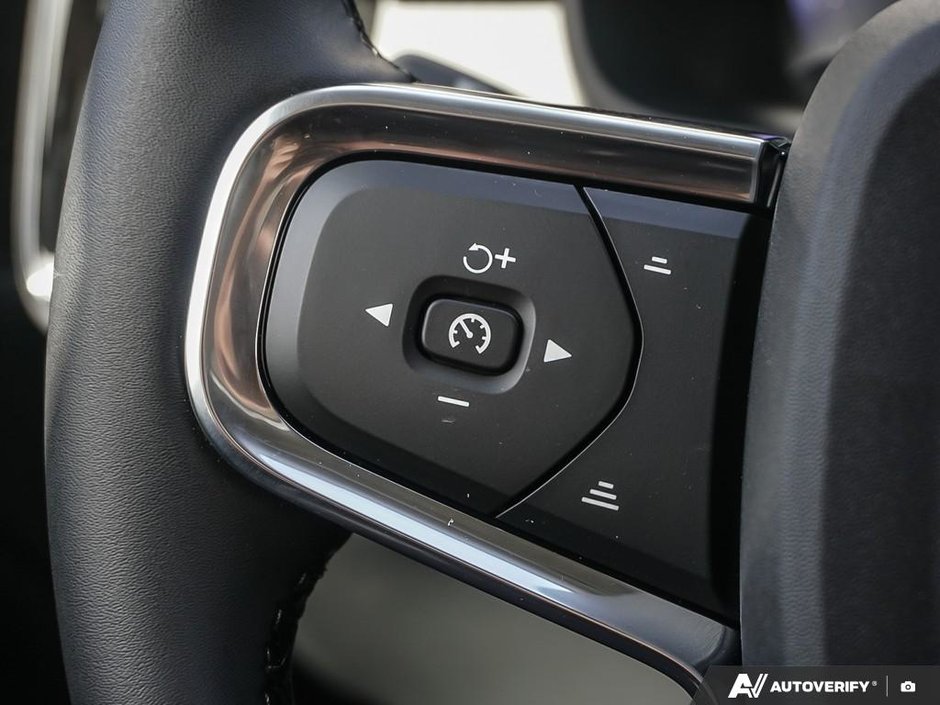 2026 Volvo XC40 Ultra (Dark Theme)-19