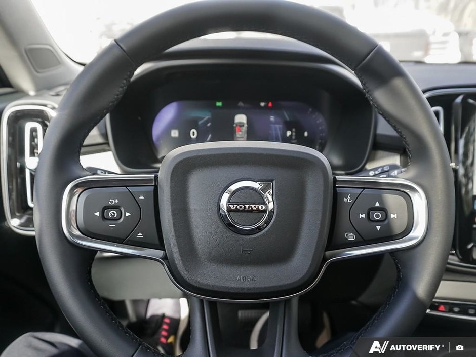 2026 Volvo XC40 Ultra (Dark Theme)-16