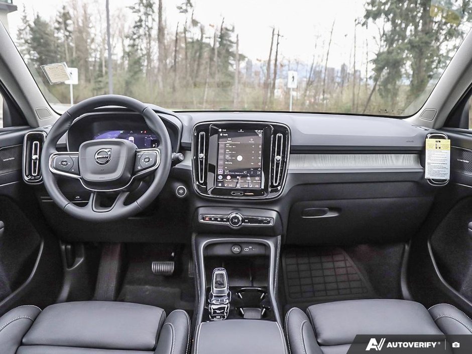 2026 Volvo XC40 Ultra (Dark Theme)-24