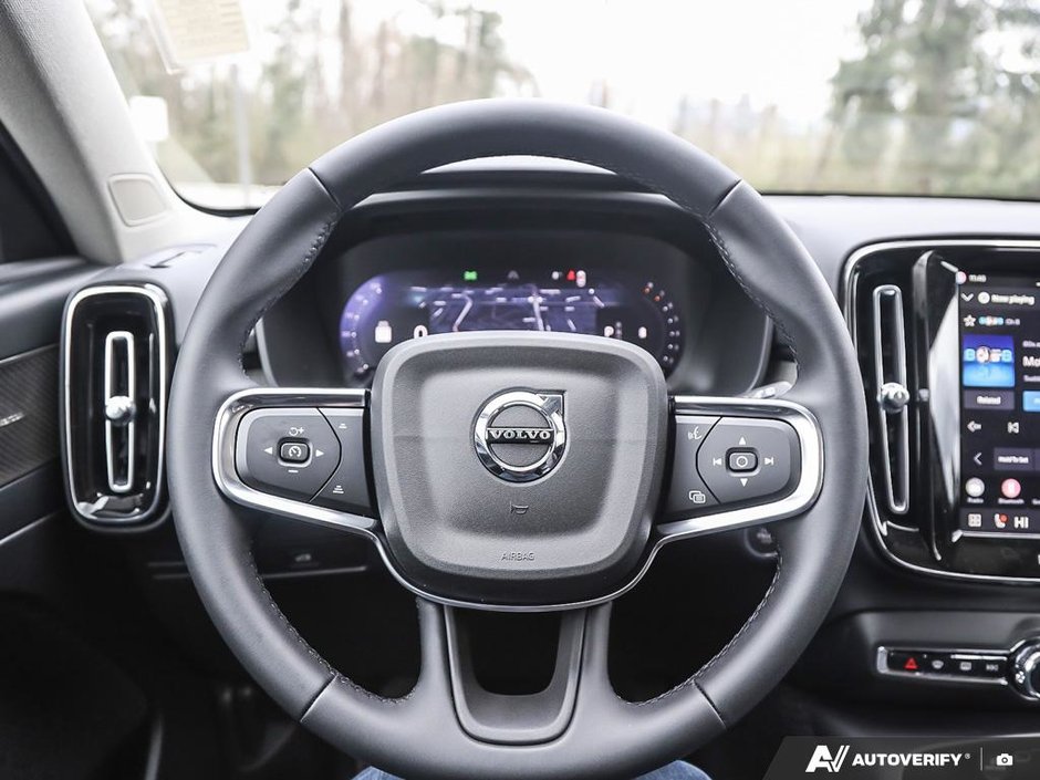 2026 Volvo XC40 Ultra (Dark Theme)-13