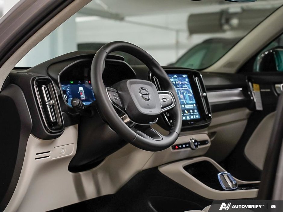 2026 Volvo XC40 Ultra (Dark Theme)-12