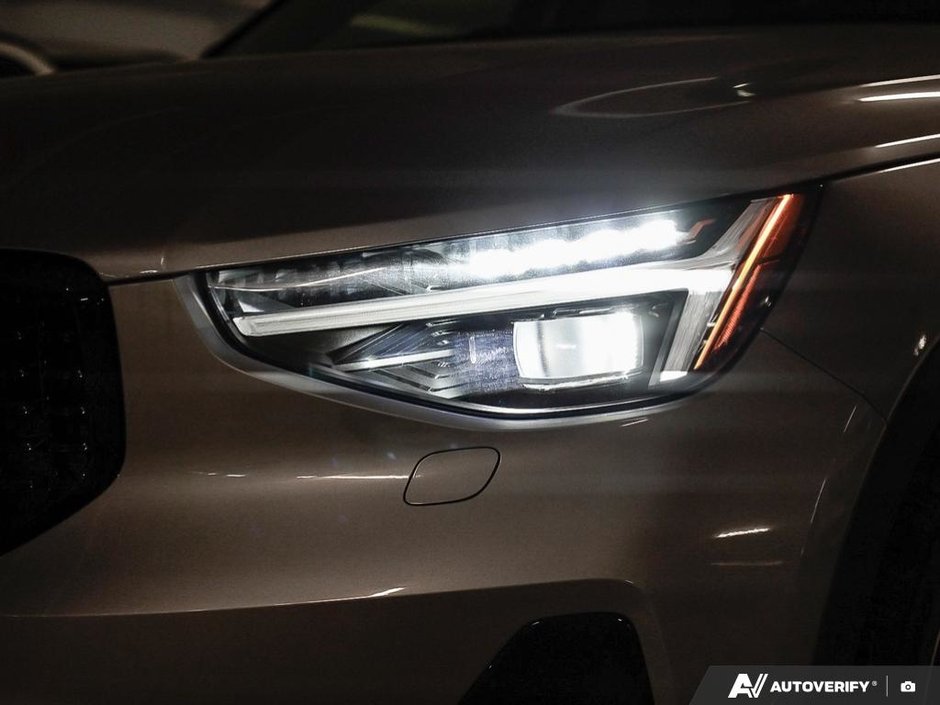2026 Volvo XC40 Ultra (Dark Theme)-9