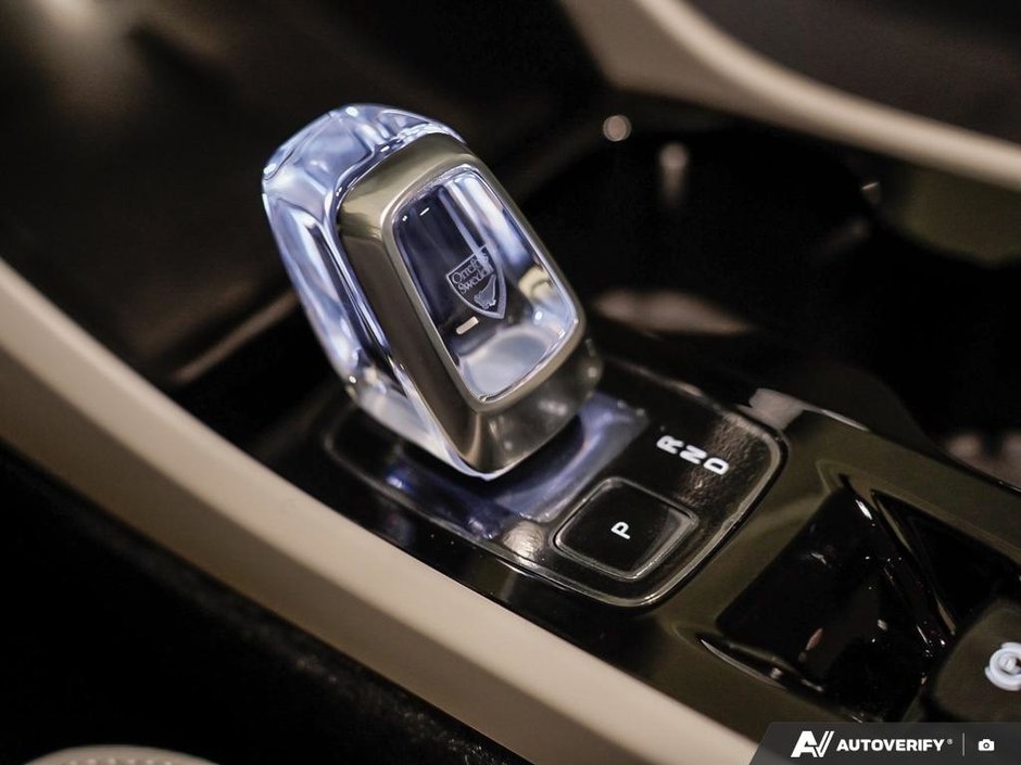 2026 Volvo XC40 Ultra (Dark Theme)-18