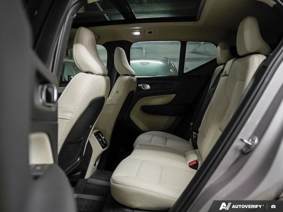 2026 Volvo XC40 Ultra (Dark Theme)-23