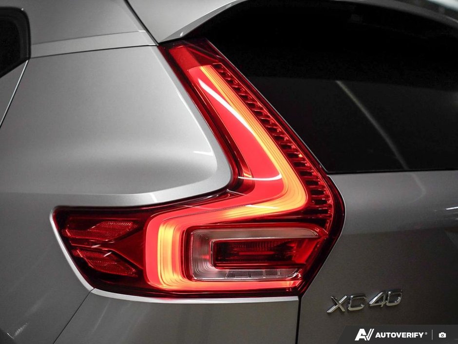 2026 Volvo XC40 Ultra (Dark Theme)-11