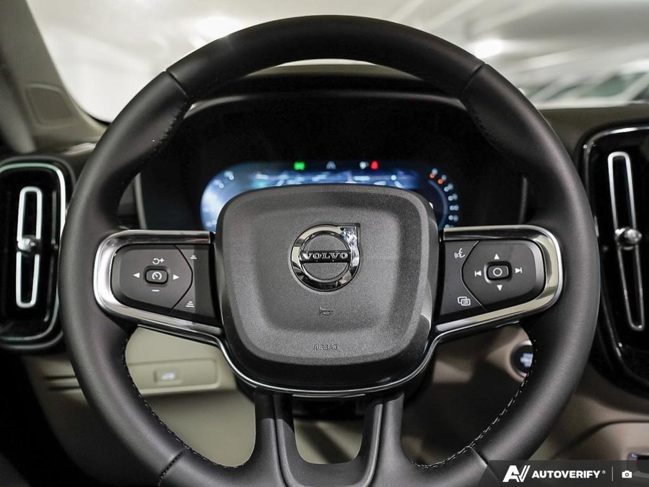 2026 Volvo XC40 Ultra (Dark Theme)-13