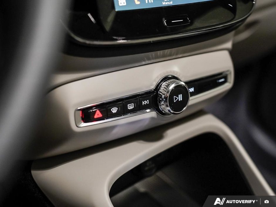 2026 Volvo XC40 Ultra (Dark Theme)-19