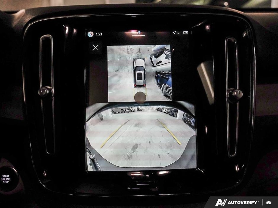 2026 Volvo XC40 Plus (Dark Theme)-26