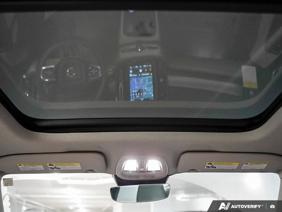 2026 Volvo XC40 Plus (Dark Theme)-25