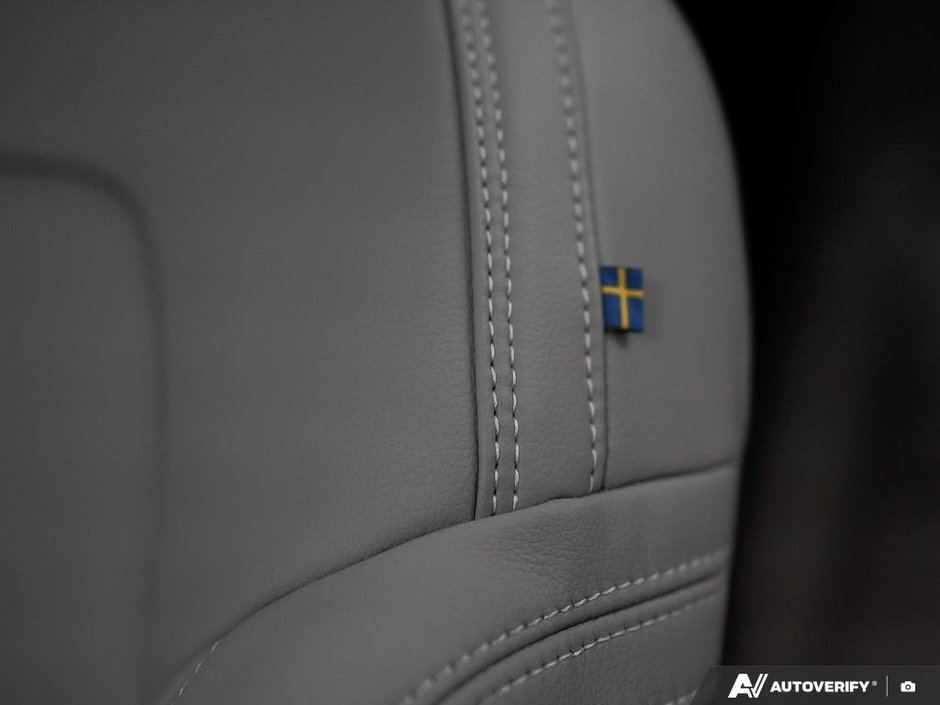 2026 Volvo XC40 Plus (Dark Theme)-22