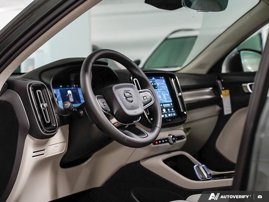 2026 Volvo XC40 Plus (Dark Theme)-12