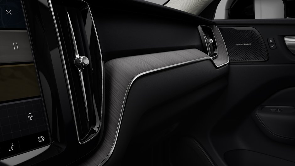 2025 Volvo XC60 Plug-in Hybrid Plus-6