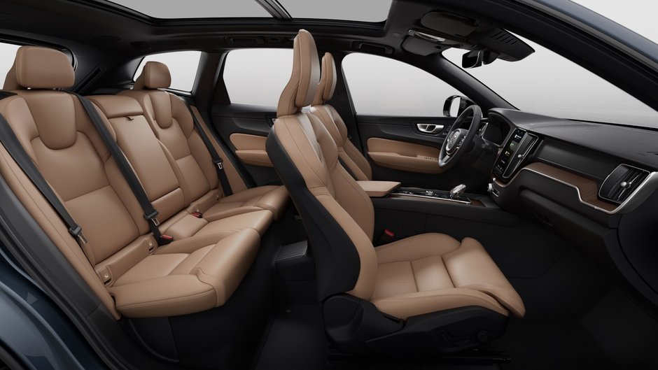 2025 Volvo XC60 Plug-in Hybrid T8 AWD Ultra Dark Theme-10