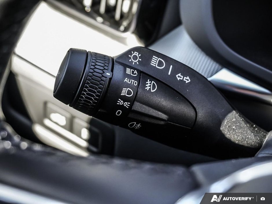 2025 Volvo XC60 Plug-in hybrid Ultra Black Edition-18