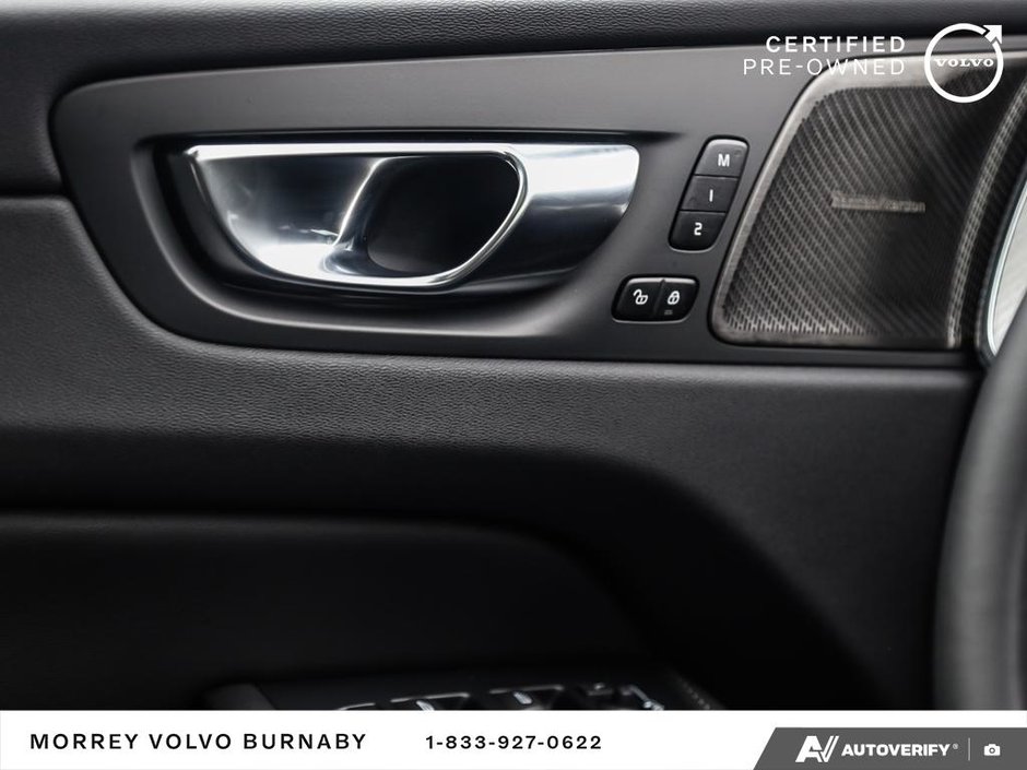 2025 Volvo XC60 Plug-In Hybrid Ultra | Massage Seats | Demo | 21 RIMS-17