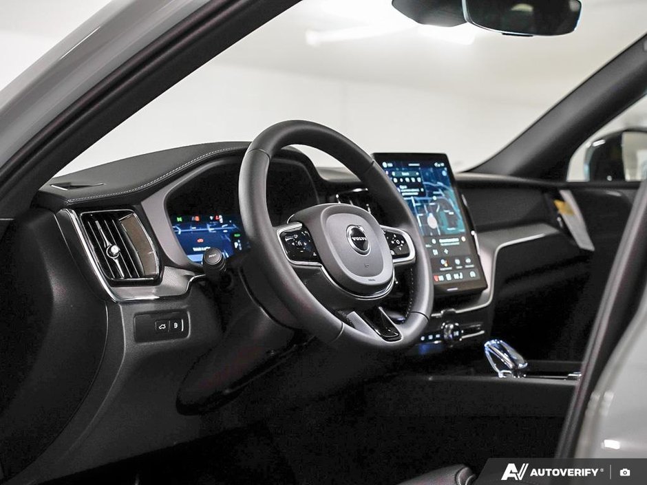 2026 Volvo XC60 Plug-in hybrid Ultra Black Edition-12