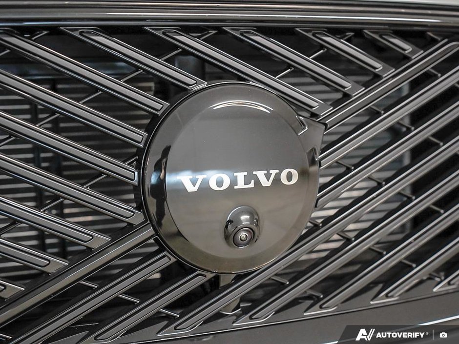 2026 Volvo XC60 Plug-in hybrid Ultra Black Edition-8