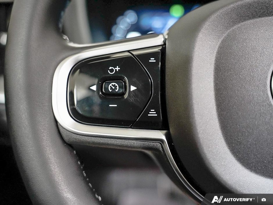 2026 Volvo XC60 Plug-in hybrid Ultra Black Edition-17