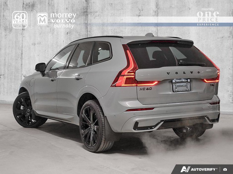 2026 Volvo XC60 Plug-in hybrid Ultra Black Edition-3