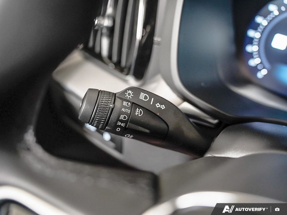 2026 Volvo XC60 Plug-in hybrid Ultra Black Edition-15