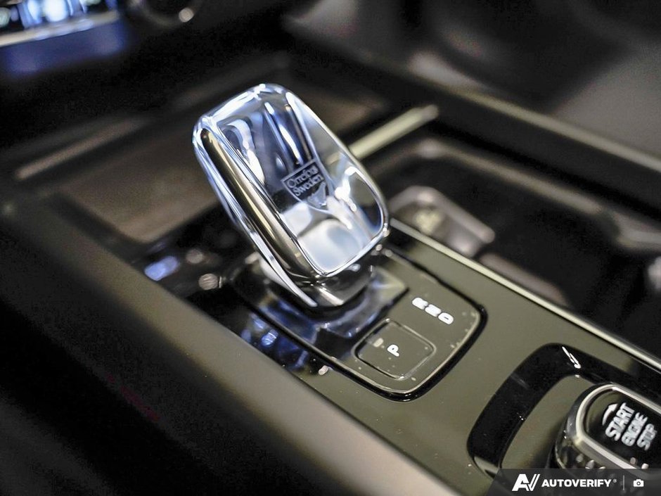 2026 Volvo XC60 Plug-in hybrid Ultra Black Edition-18