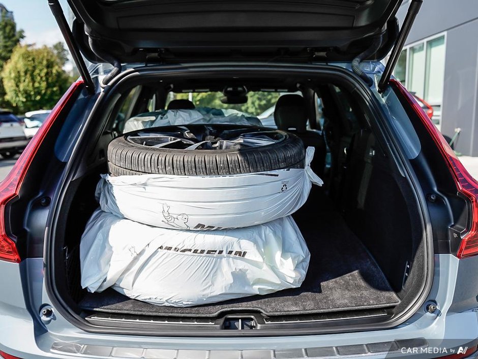 2024 Volvo XC60 Recharge Ultimate | Polestar Optimized | 60KM EV Range-10