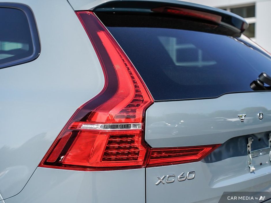 2024 Volvo XC60 Recharge Ultimate | Polestar Optimized | 60KM EV Range-11