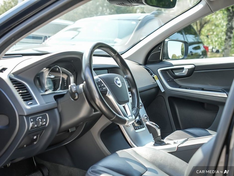 2017 Volvo XC60 T5 Special Edition Premier-12