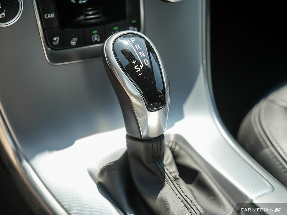2017 Volvo XC60 T5 Special Edition Premier-18