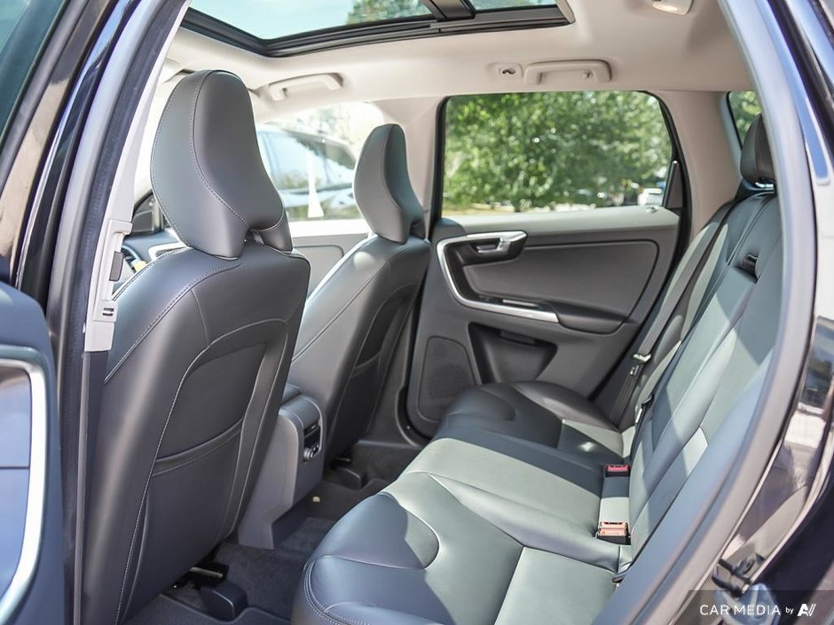2017 Volvo XC60 T5 Special Edition Premier-23
