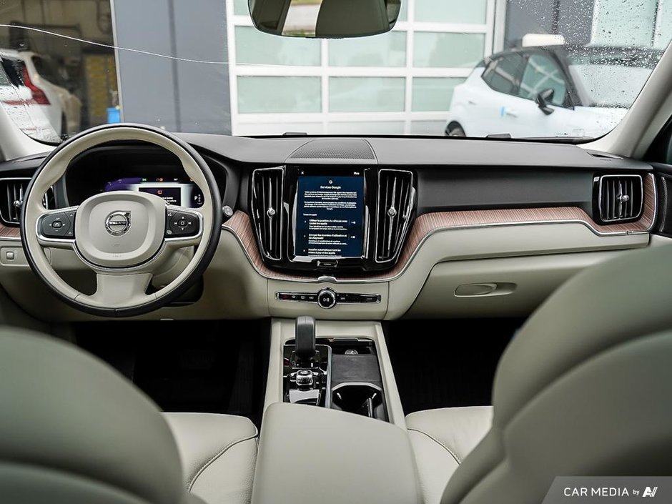 2022 Volvo XC60 MOMENTUM TRIM + NO ACCIDENTS-24