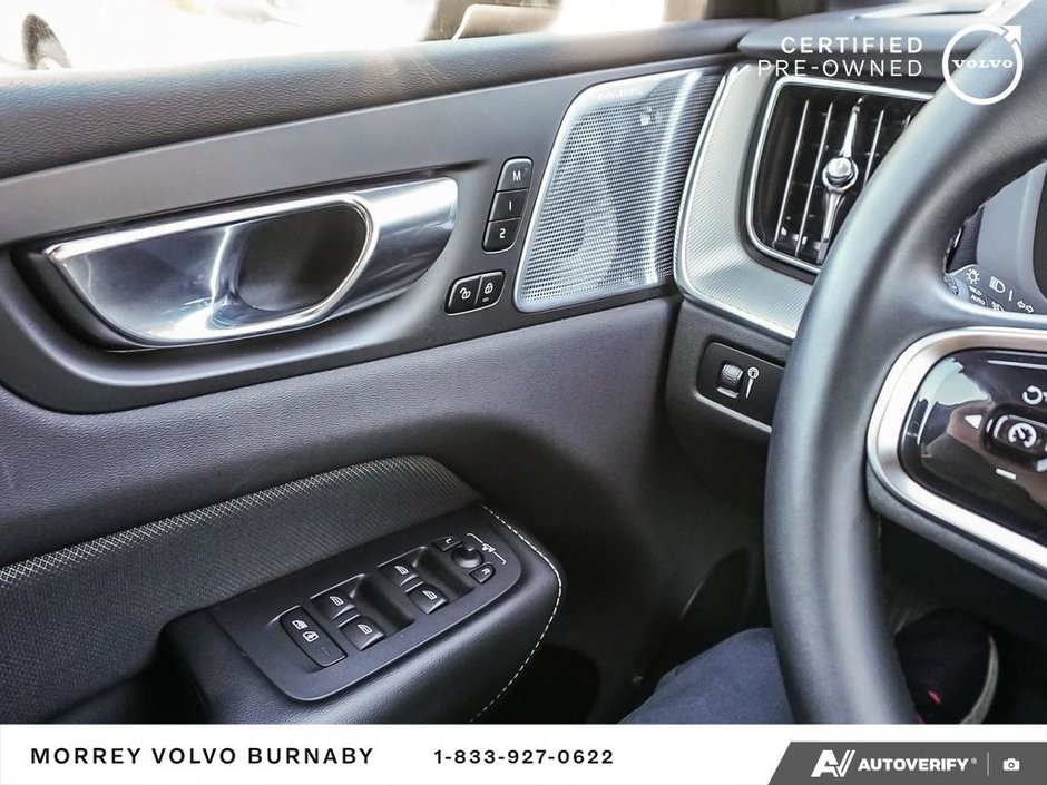 2022 Volvo XC60 R-Design-21