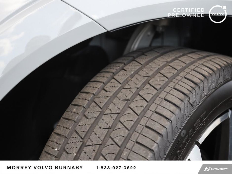 2024 Volvo XC60 Plus Dark Theme-7