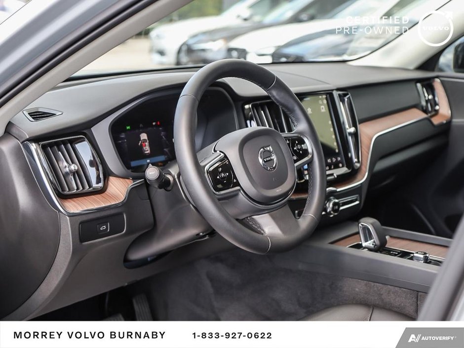 2024 Volvo XC60 Plus Dark Theme-13