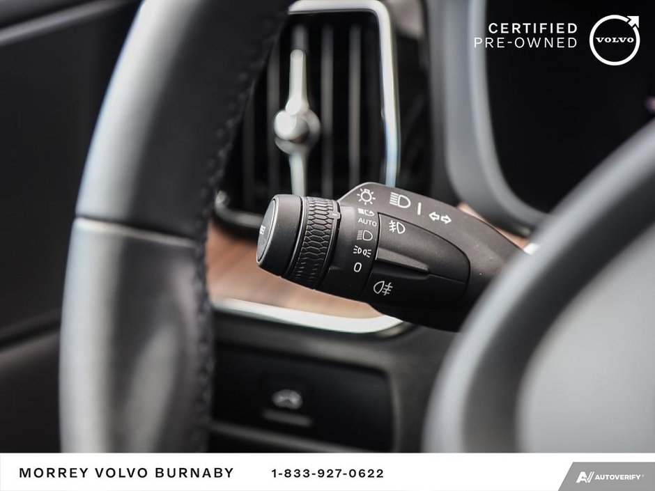 2024 Volvo XC60 Plus Dark Theme-16