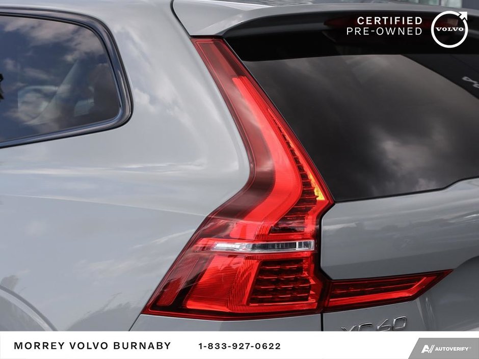 2024 Volvo XC60 Plus Dark Theme-12