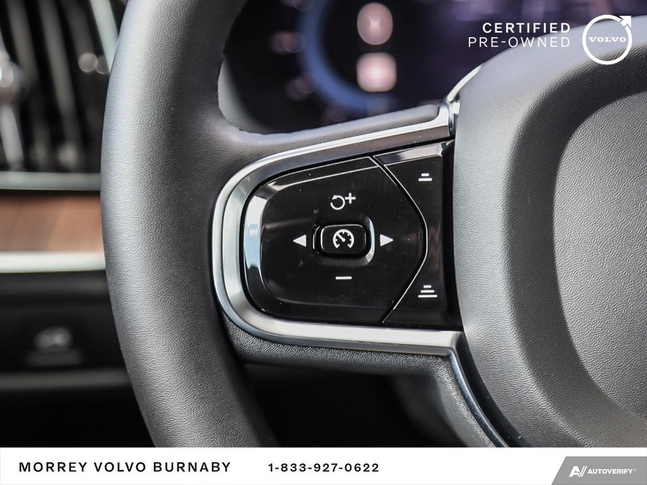 2024 Volvo XC60 Plus Dark Theme-18