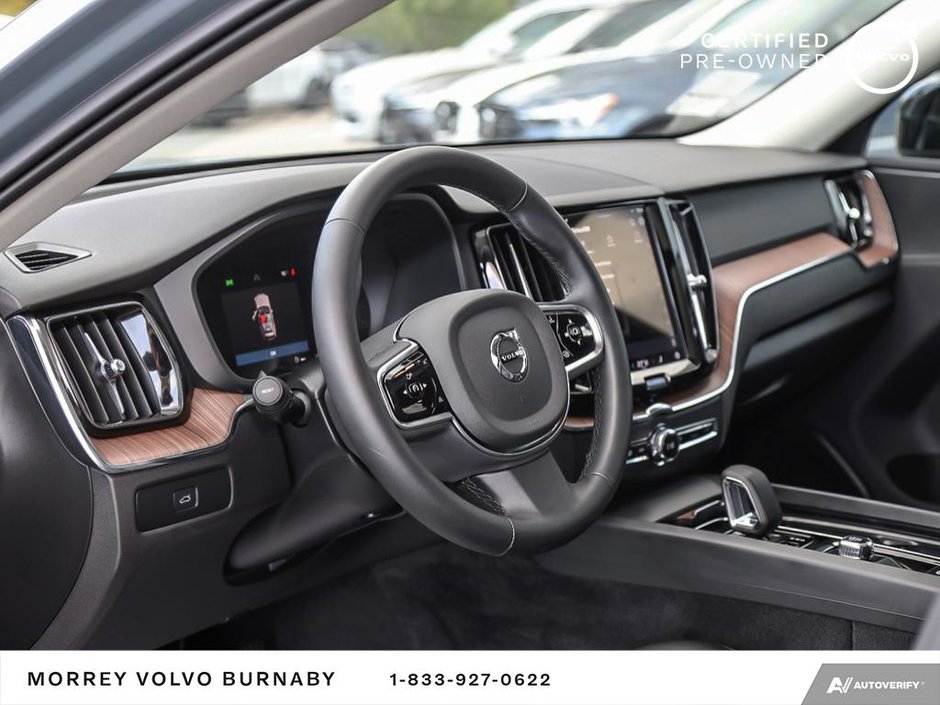 2024 Volvo XC60 Plus Dark Theme-13