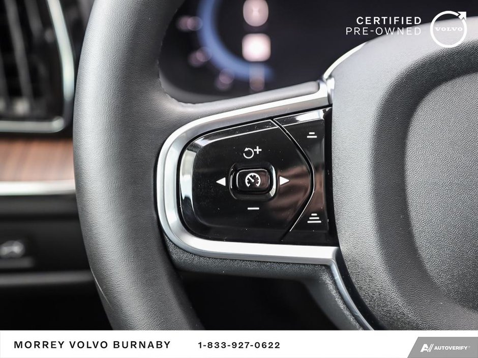 2024 Volvo XC60 Plus Dark Theme-18