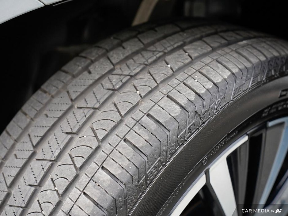 2024 Volvo XC60 Plus || 20 RIM UPGRADE || Climate Package-6