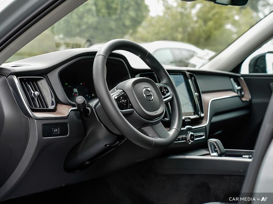 2024 Volvo XC60 Plus || 20 RIM UPGRADE || Climate Package-12
