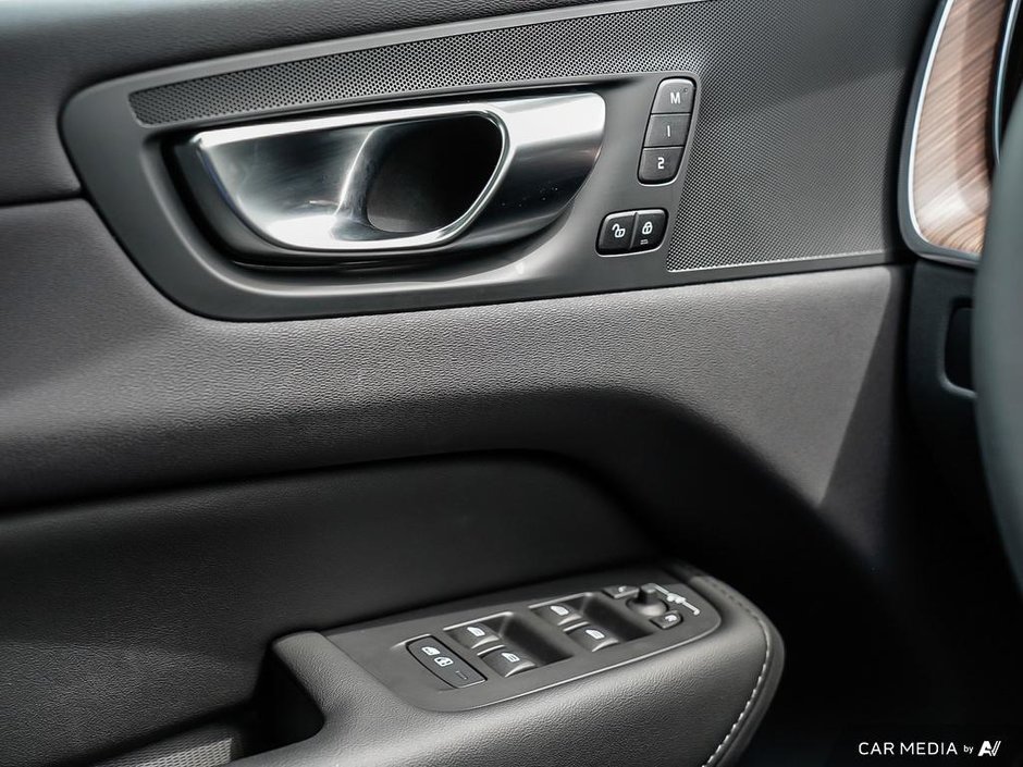 2024 Volvo XC60 Plus || 20 RIM UPGRADE || Climate Package-16
